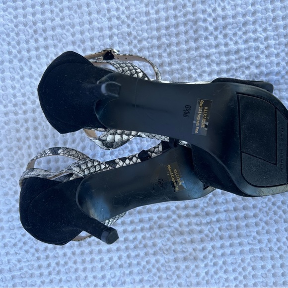 Marc Fisher Heels Womens 6 1/2 Casual Slip On Pumps Black Suede Pointed Toe - Picture 7 of 7